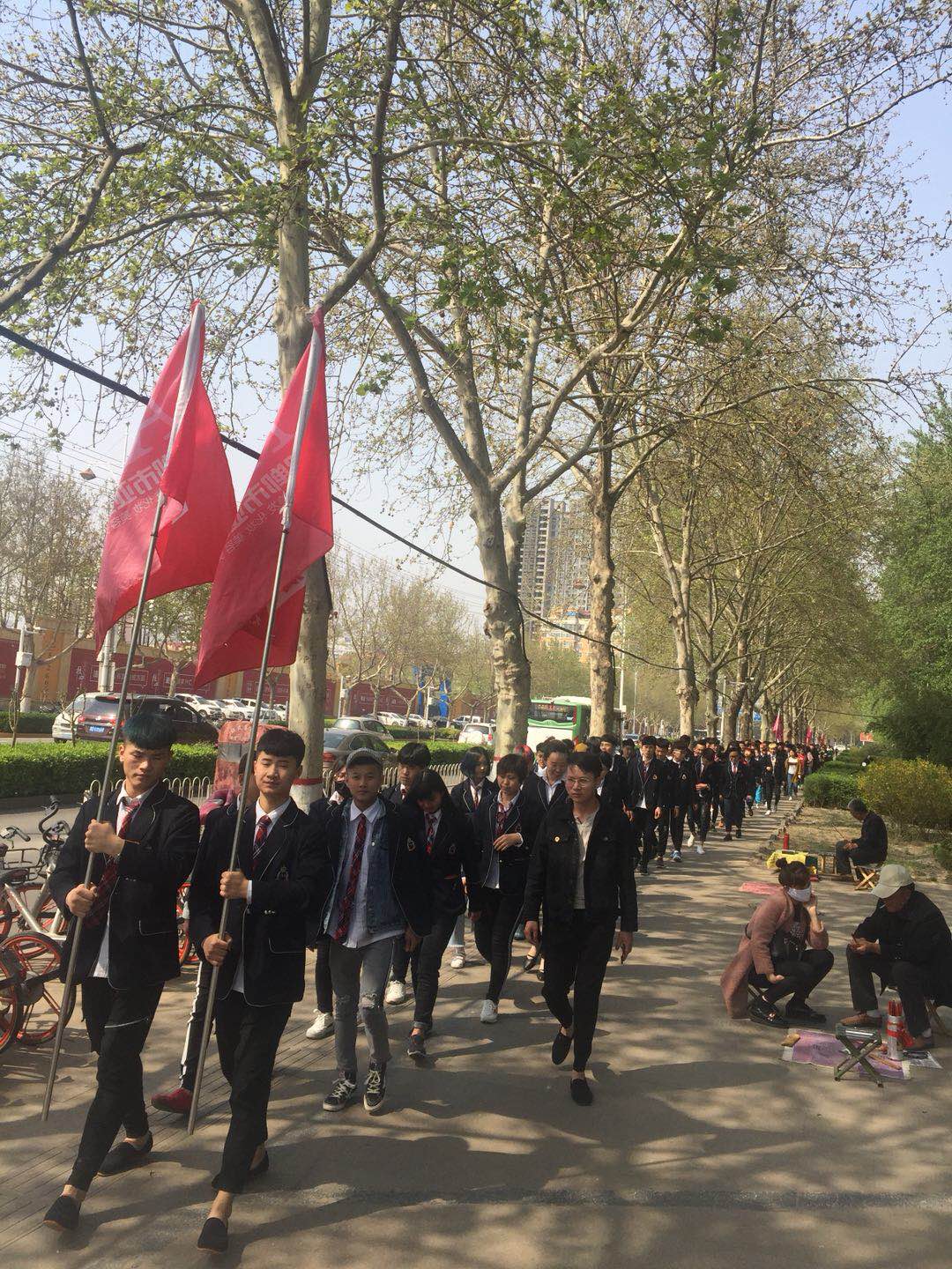 亚细亚春季踏青  拥抱春天