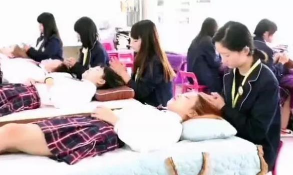 睡觉之前美容养生护肤小妙招,能令你脸部皮肤水润的小秘密 睡觉之前美容养生护肤小妙招,能令你脸部皮肤水润的小秘密