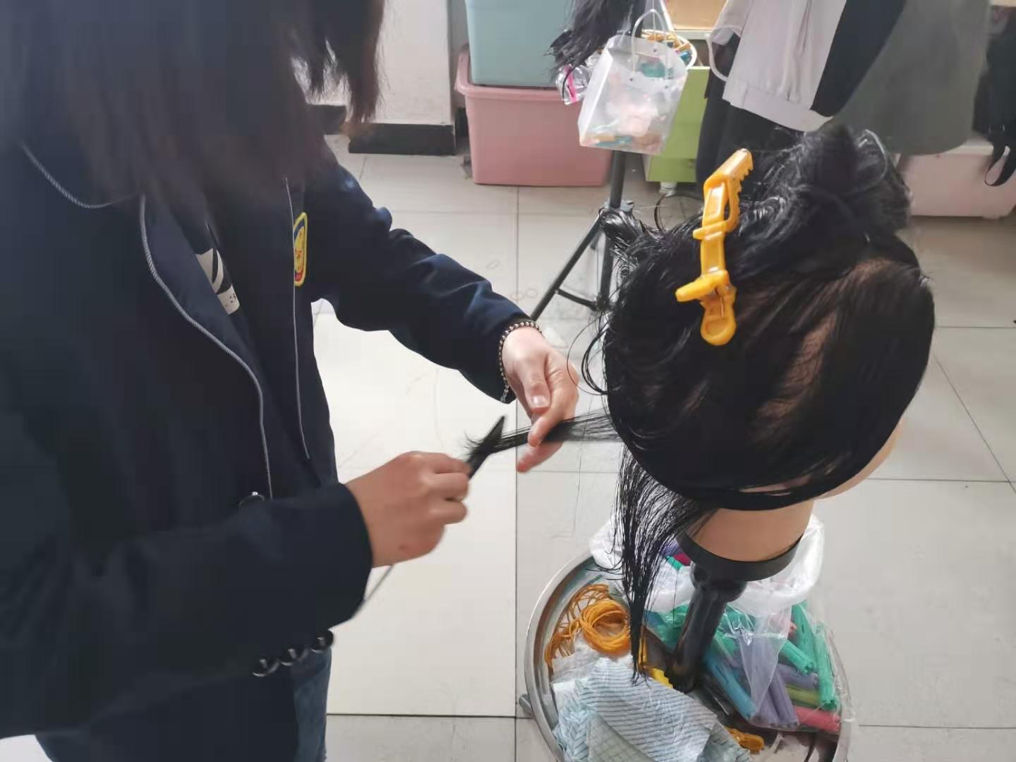 邯郸亚细亚美发学校-练习